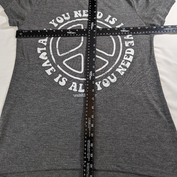 All You Need Is Love Beatles Vintage Concert Series Tee Medium - Picture 4 of 7